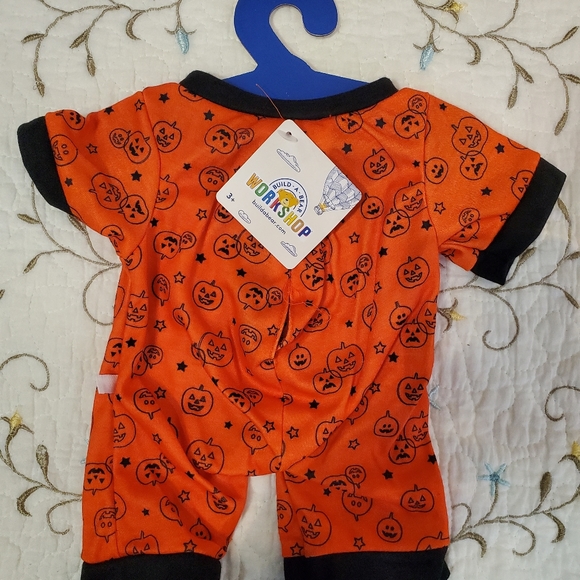 Build A Bear WORKSHOP 2022 Halloween Pumpkin Sleeper New with Tag - Picture 2 of 2